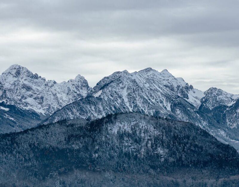 Mountain Landscapes - Scenic view of the snowcapped Bavarian Alps duri #15389290