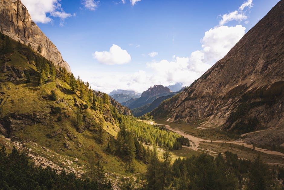 Mountain Landscapes - Explore the stunning alpine valley landscape wit #29277741